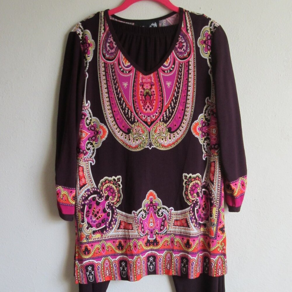 Carolyn Strauss Studios Two-Piece Purple Tunic Top and Pants set in Size…